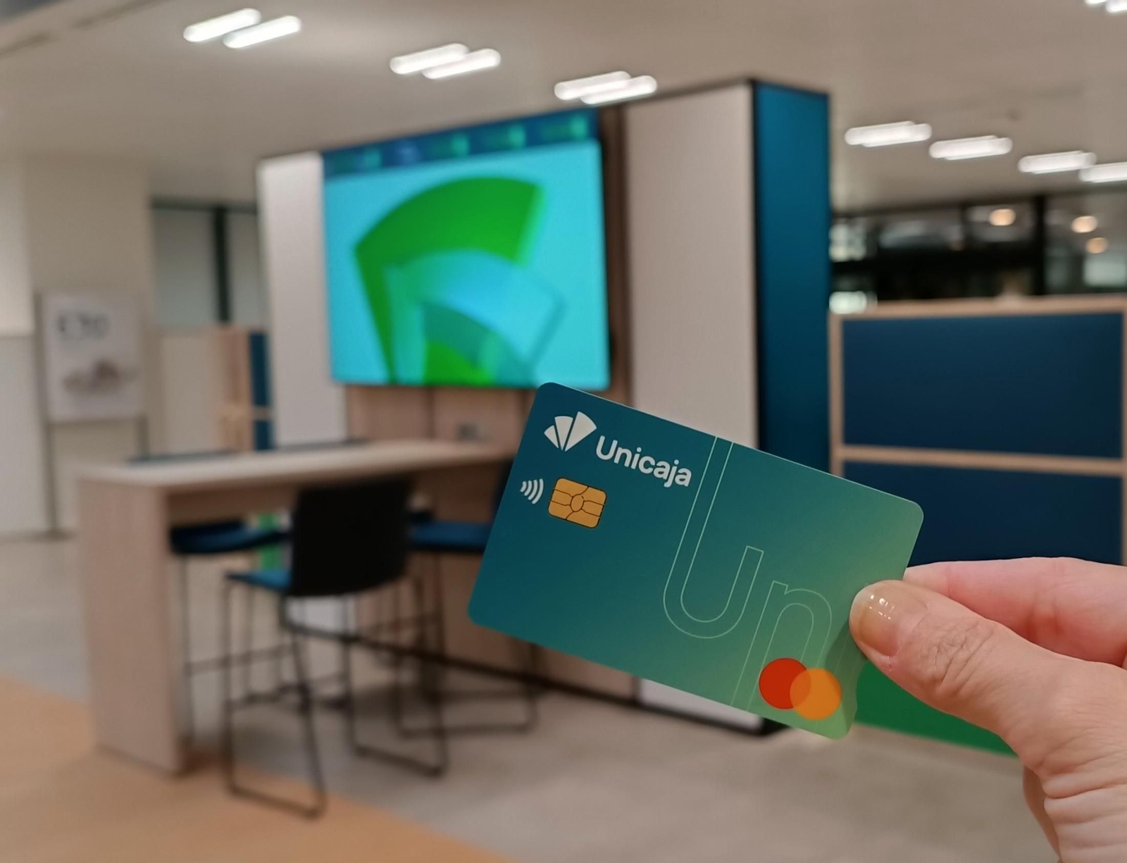 Unicaja refuerza su apuesta por el segmento joven con el relanzamiento de la Tarjeta Débito Joven