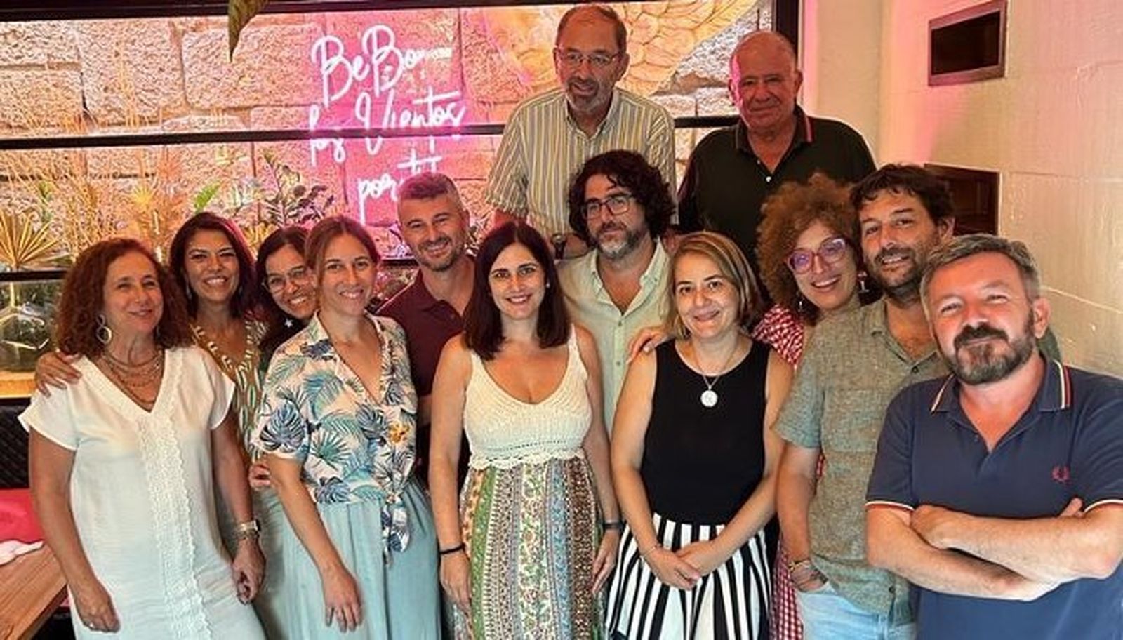 La homenajeada Libertad Paloma con Montse Barreiro, Soco López, María José Benítez, Antonio Muñoz, Diego Calvo,  Fernando Santiago, Mabel Caballero, Óscar Lobato, Pepa Pacheco, Fabián Santana y Pedro Espinosa.