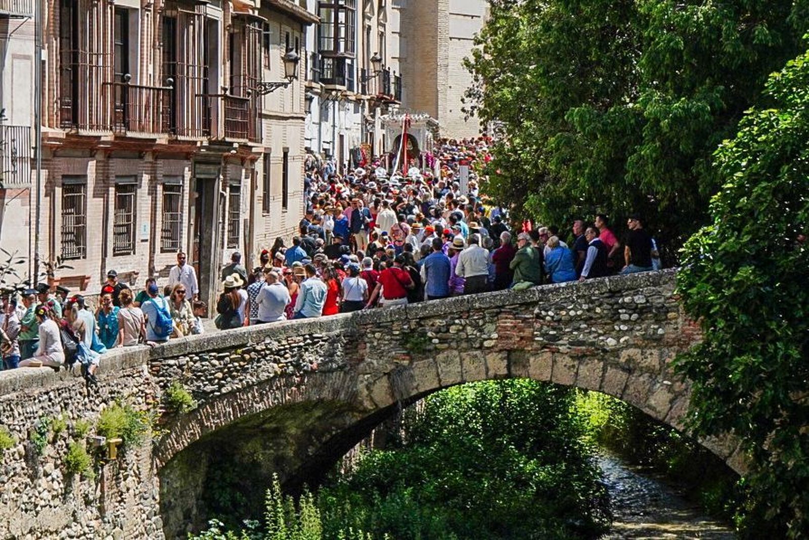 Así ha sido la salida de la Hermandad del Rocío de Granada
