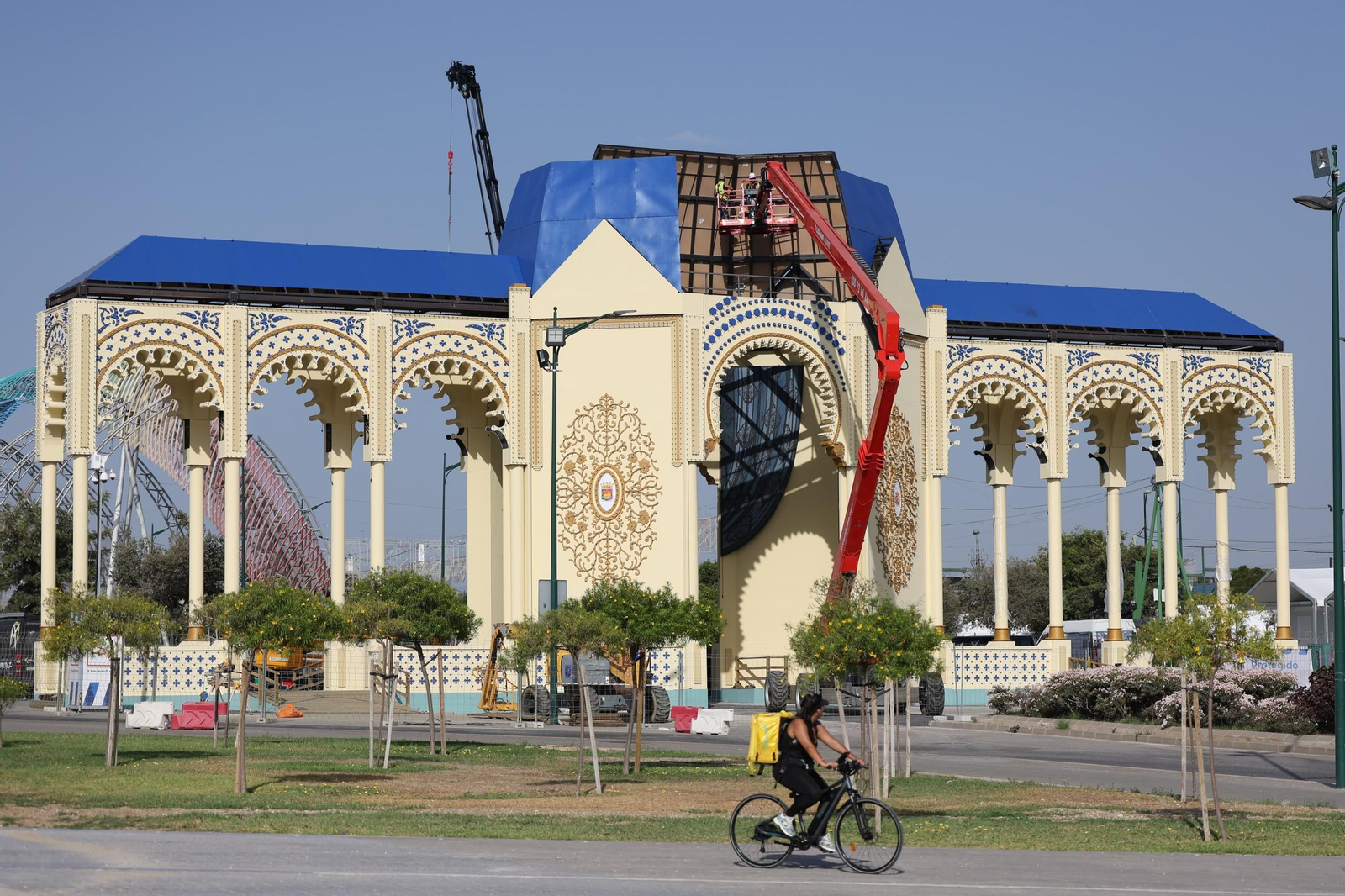 Últimos preparativos en el Real para la Feria de Málaga 2025, en fotos