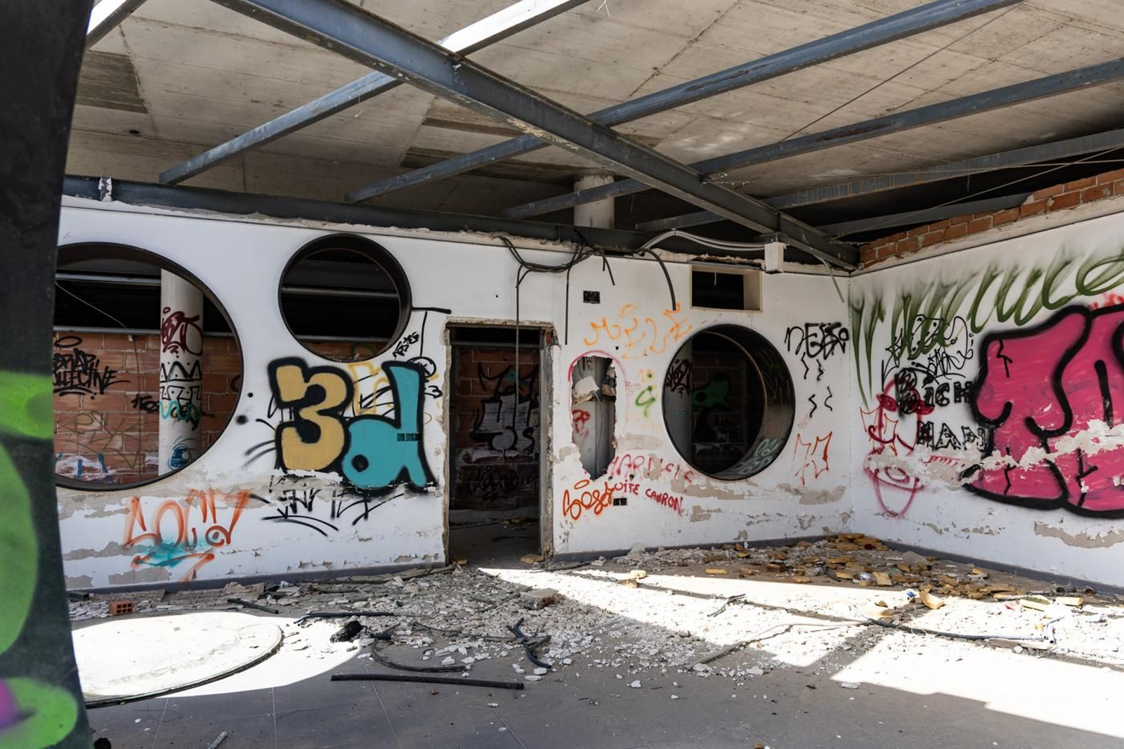 Este es el lamentable estado que presenta el parque acuático de Jaén en 2024