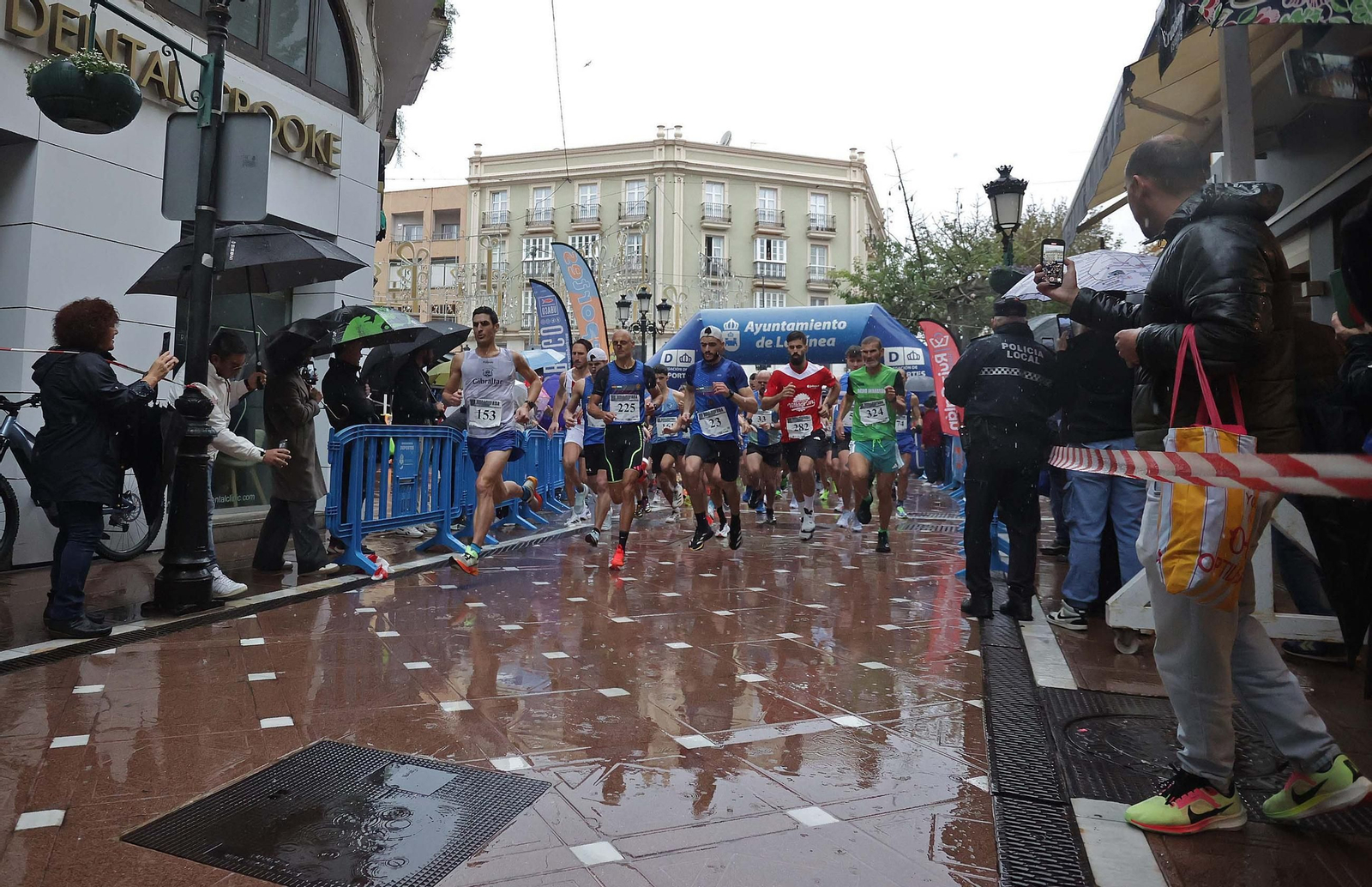 Búscate en las fotos de la XII Carrera Popular de la Inmaculada