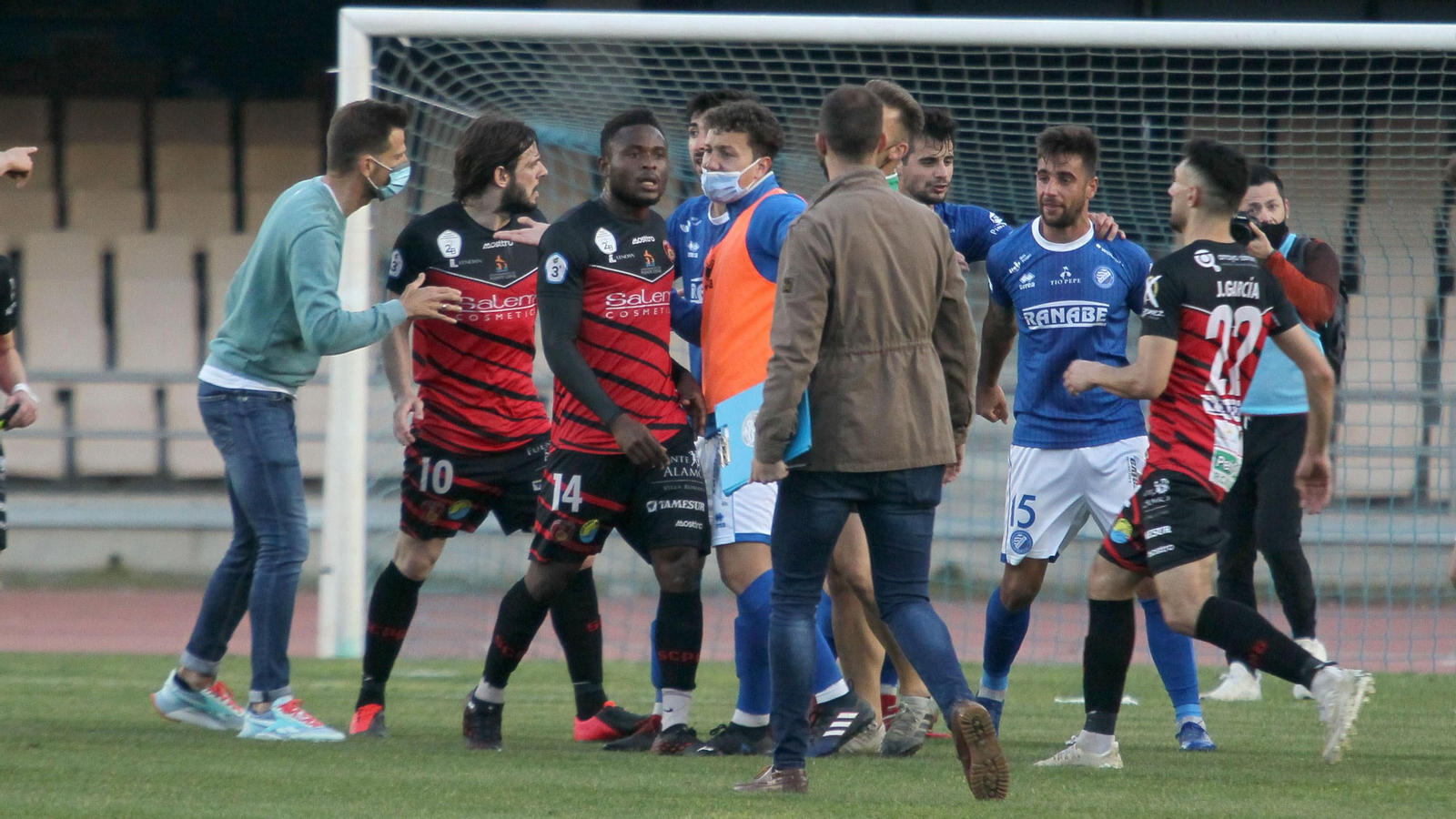 Imágenes del Xerez DFC contra Salerm Puente Genil en Chapín