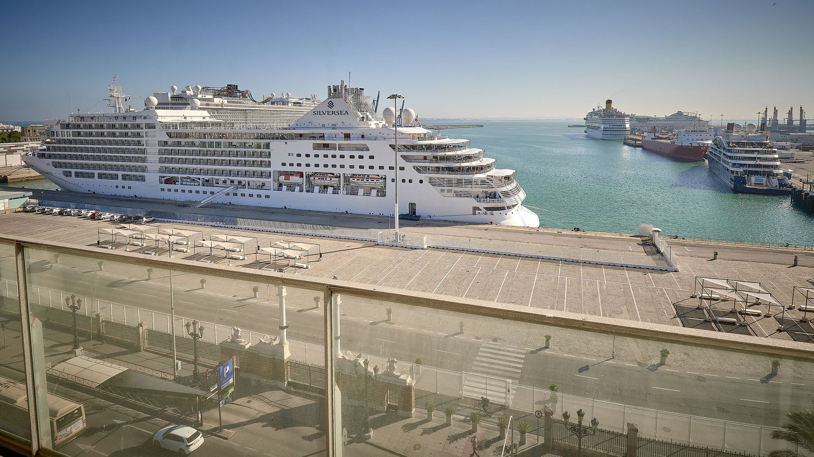 El puerto de Cádiz no contempla limitar el número de cruceros