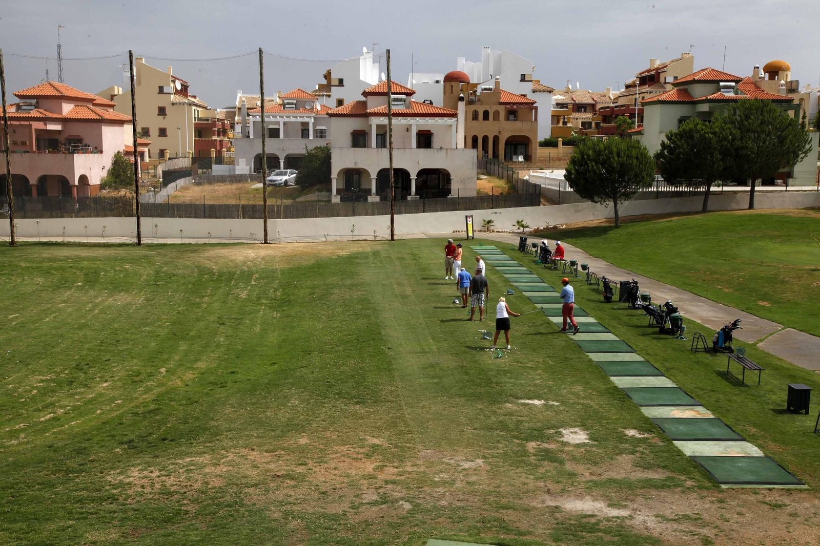 El campo de golf Costa Esuri es motor de desarrollo para la urbanización
