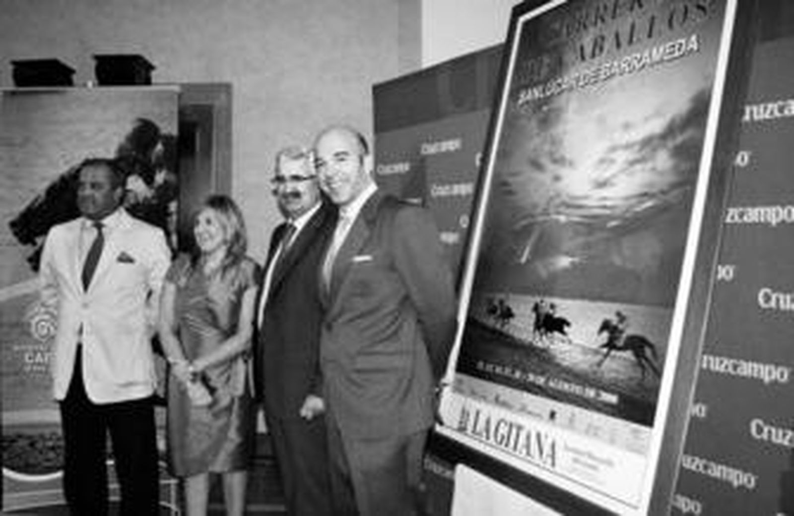 Rafael Hidalgo, Irene García, Manuel Jiménez y Diego Antoñanzas, al presentar el cartel de promoción.