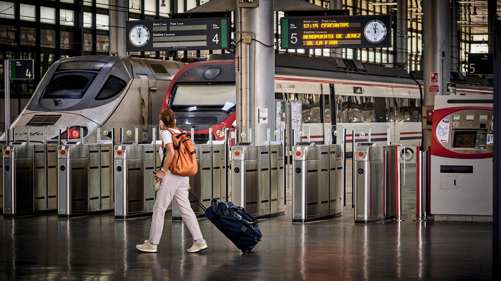 Estación terminal de Cádiz en la plaza de Sevilla.