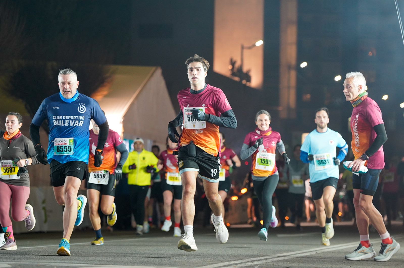 En imágenes: búscate en tu llegada a meta de la Carrera de San Antón 2026 (12)