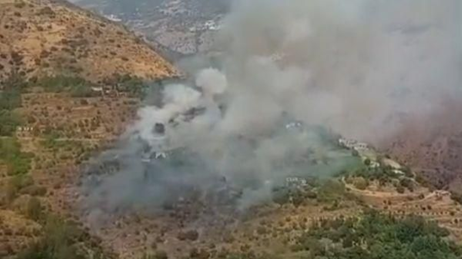 El incendio forestal declarado en un paraje de Carataunas