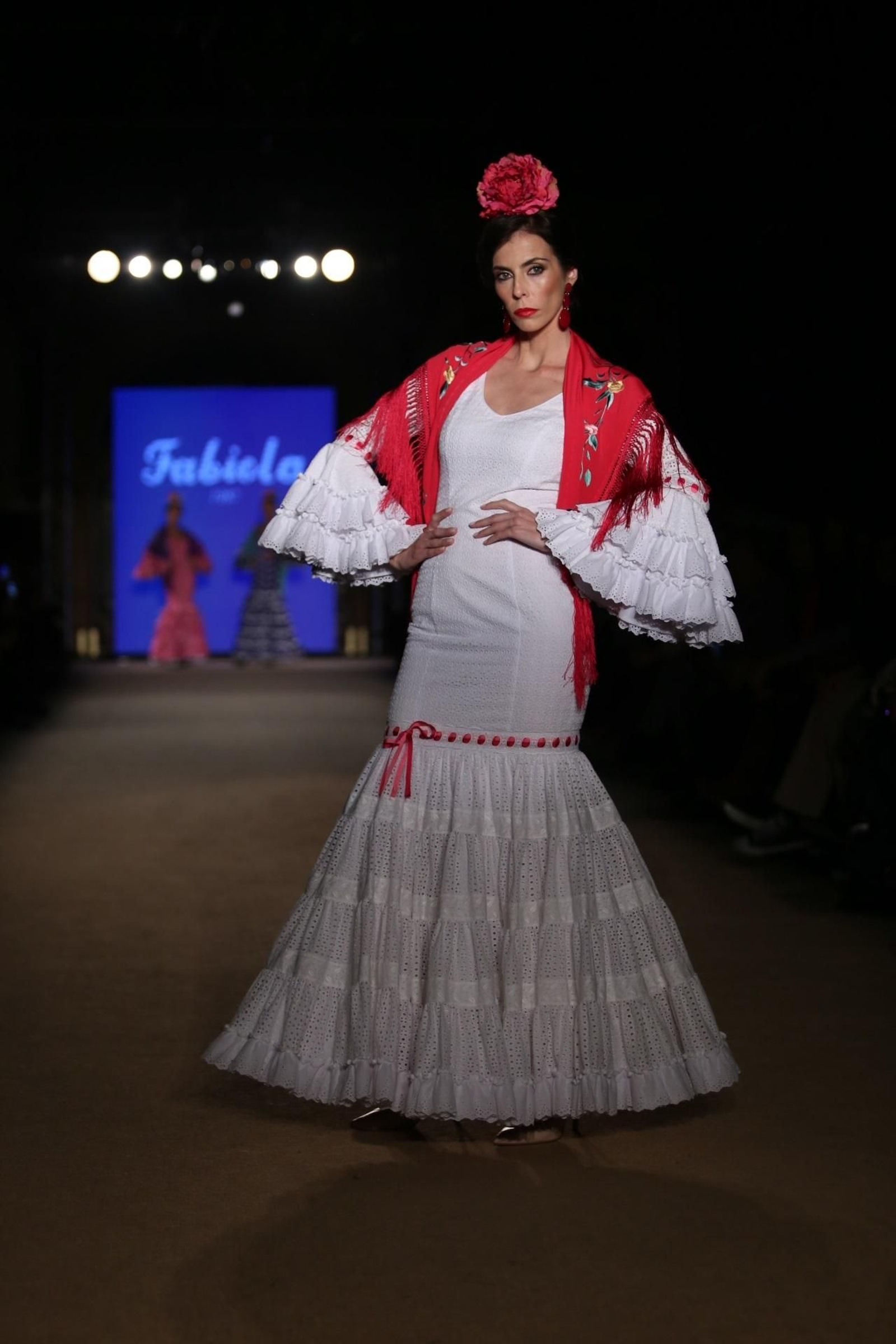 El traje de flamenca blanco y sus versiones más bonitas de esta temporada