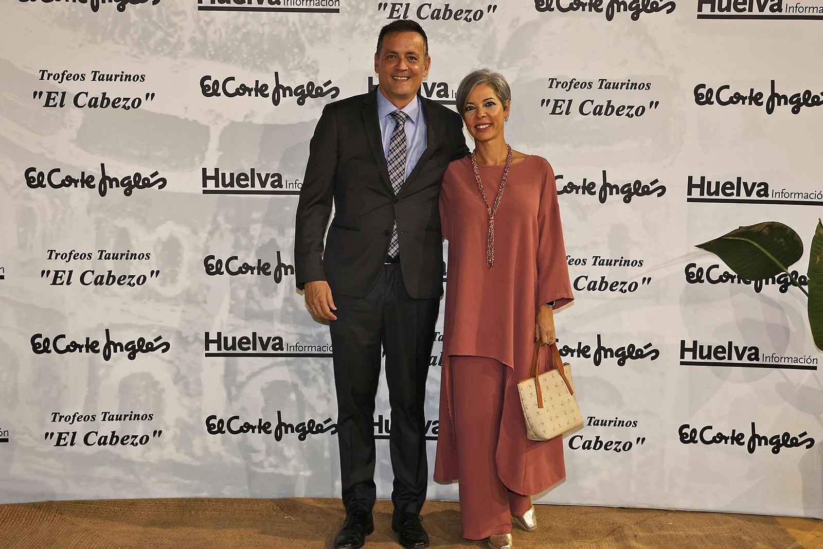 Imágenes del ambiente en la entrega de la XXXII edición de los premios taurinos "El Cabezo"