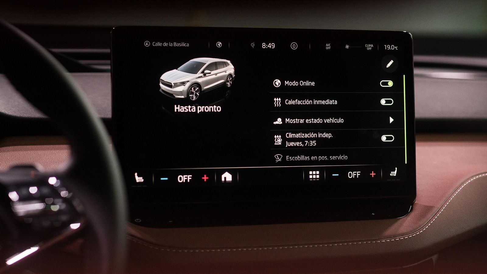 El centro neurálgico para el control de las diferentes funciones disponibles en el Skoda Enyaq iV está en esta pantalla central que hace innecesarios muchos interruptores por sí misma.