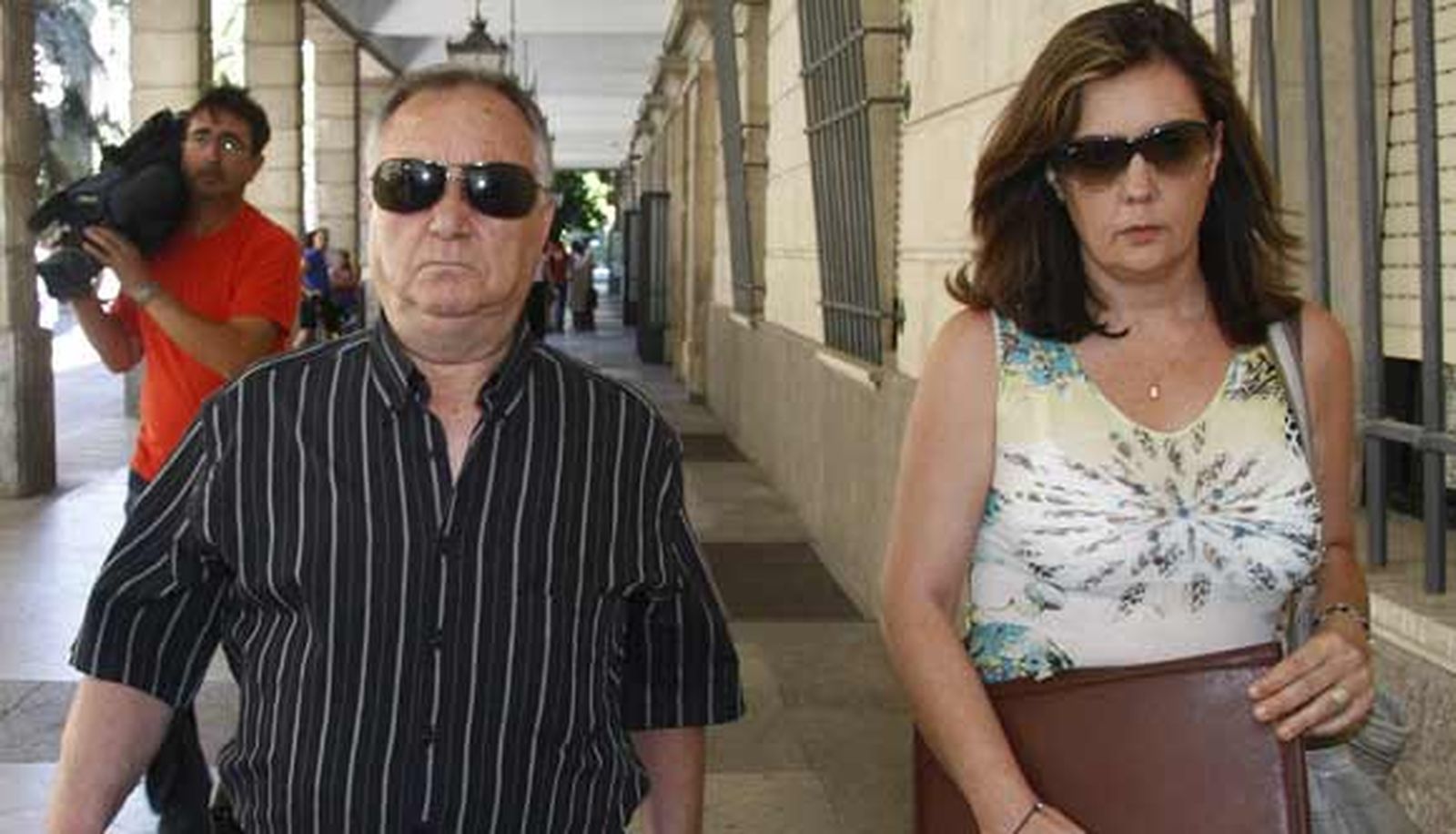 Los dos intrusos citados hoy se acogen a su derecho a no declarar