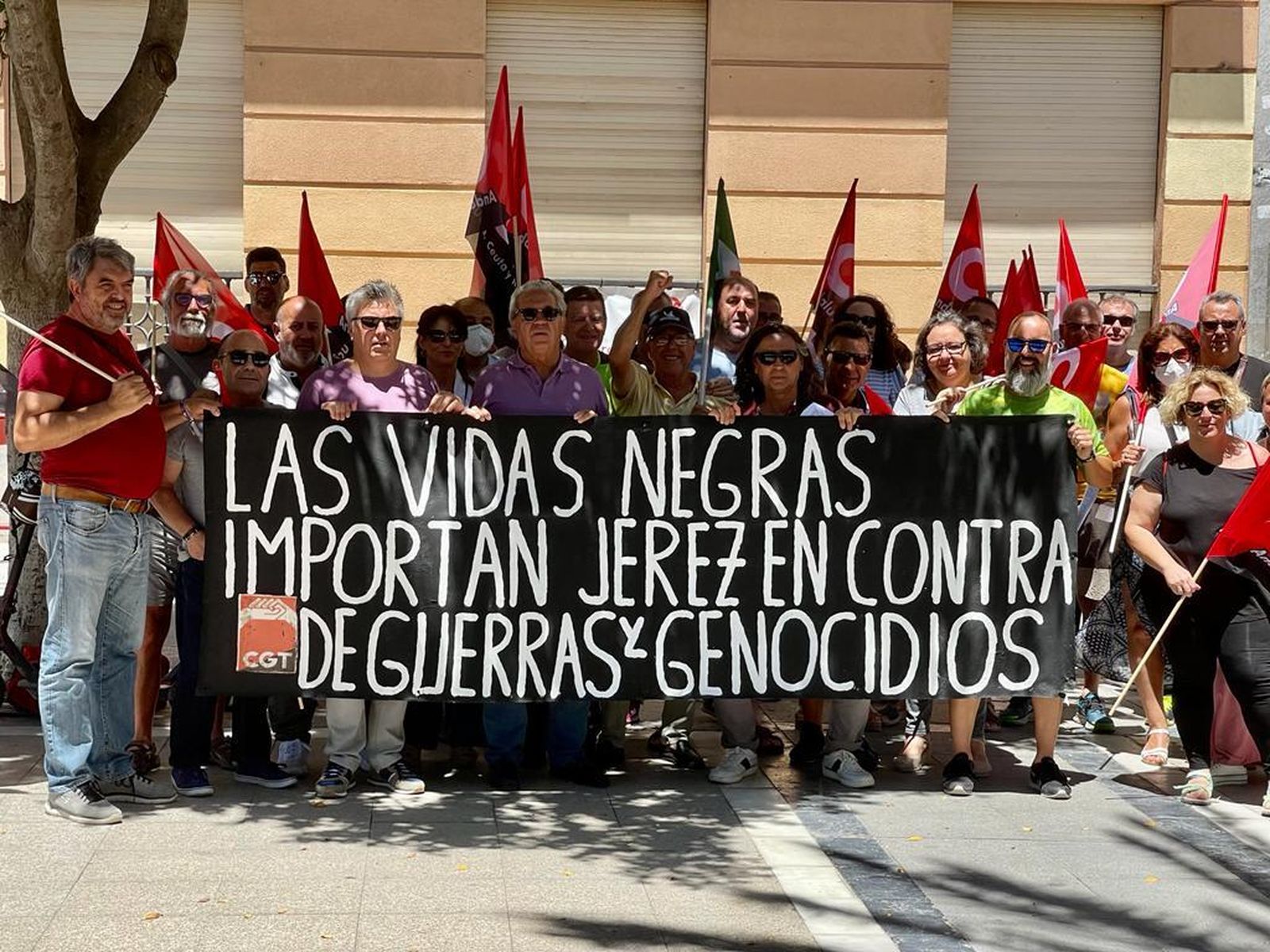 Un instante de la protesta de CGT en la plaza del Arenal.