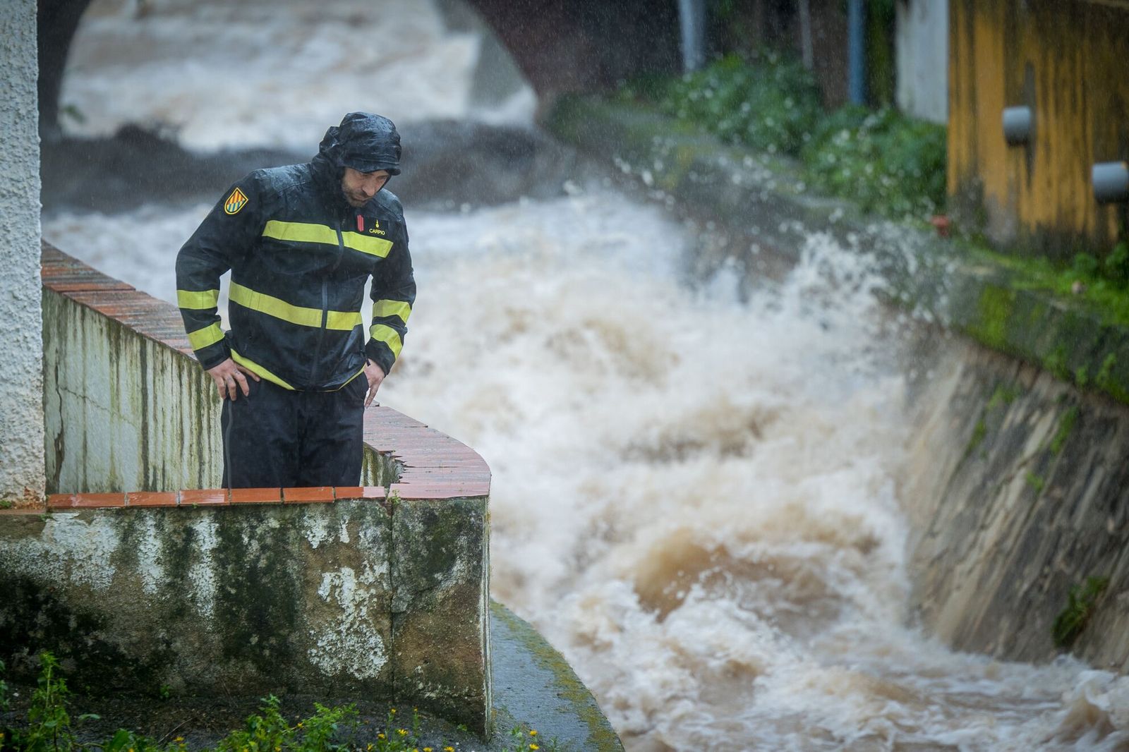 El caudal del río ha alcanzado estos días una velocidad y proporciones que se desconocían.