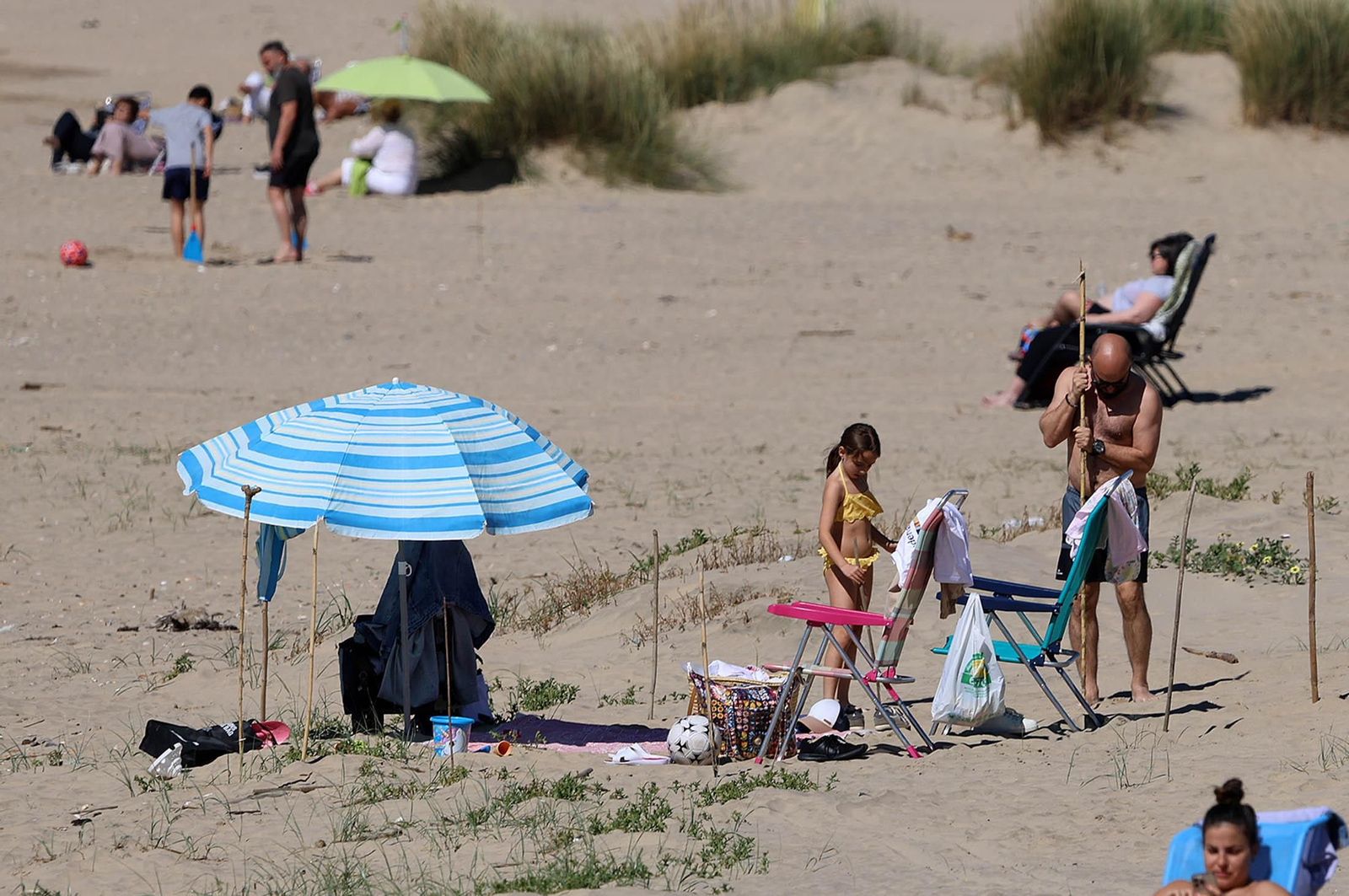 Imágenes del ambiente en las playas de Huelva