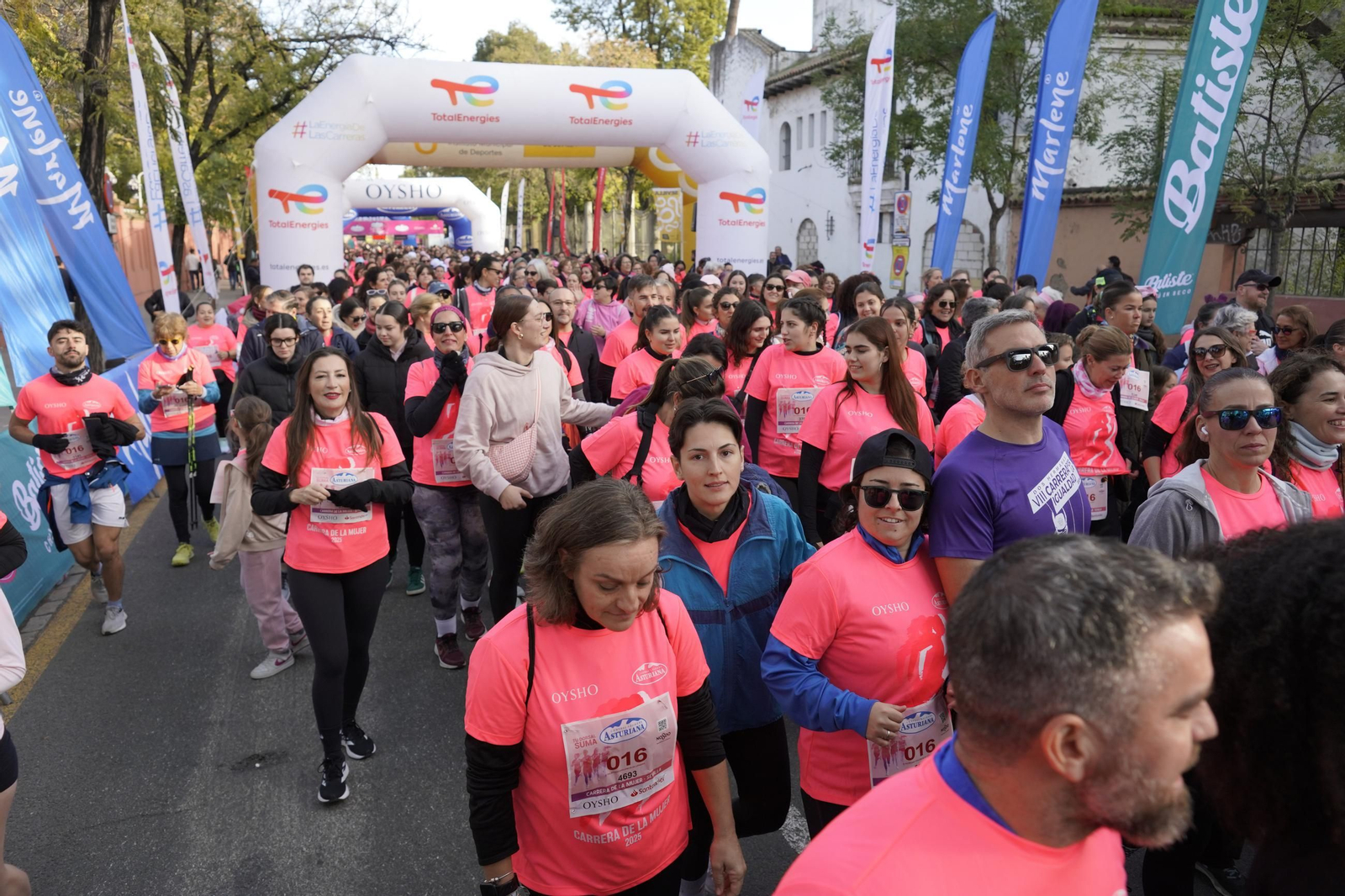 Búscate en las fotos de la Carrera de la Mujer de Sevilla