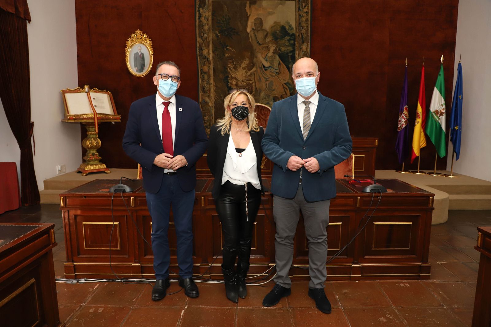 Firma del convenio entre la Diputación y el Ayuntamiento de Pedro Abad.