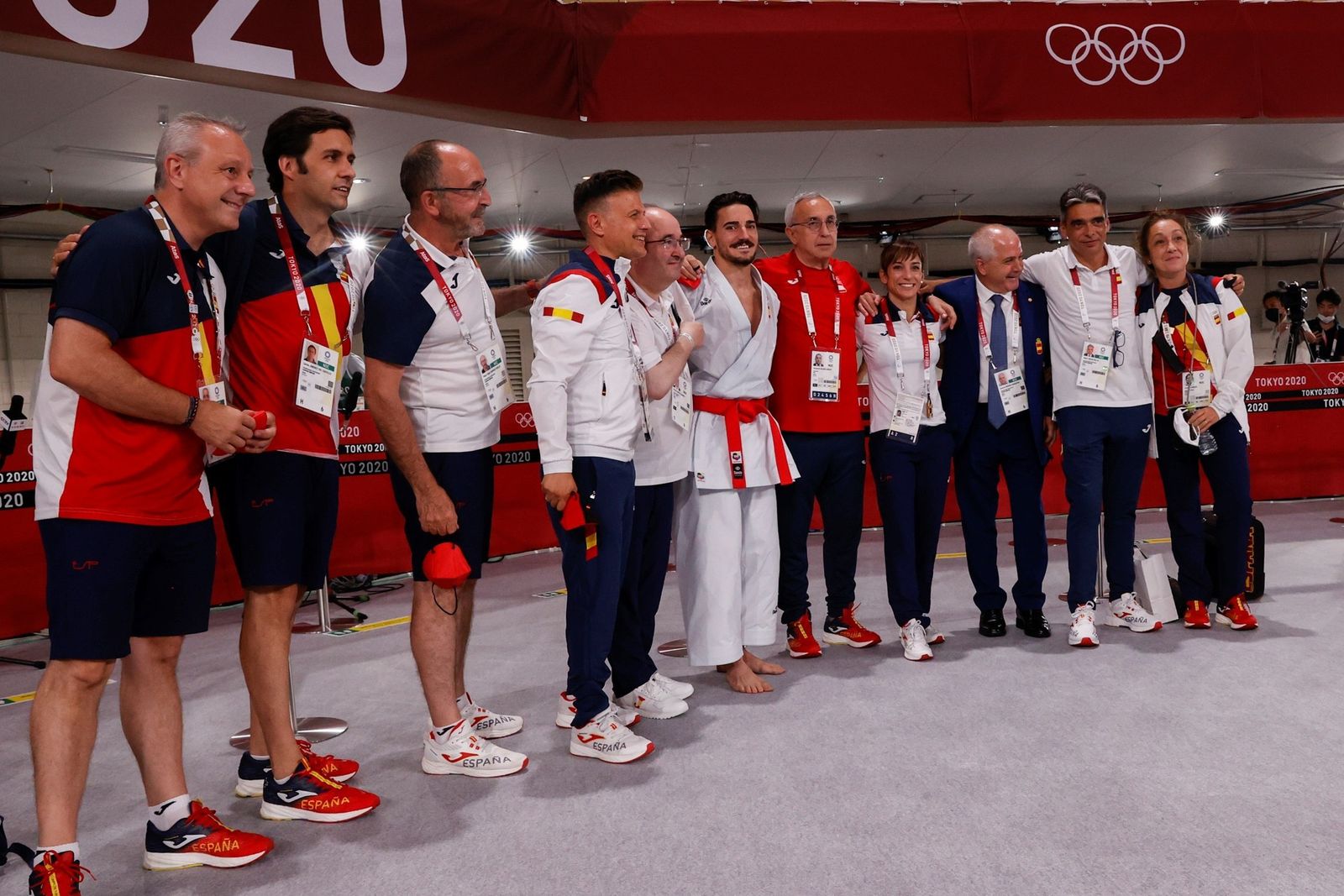 Alejandro Blanco celebra junto al malagueño Damián Quintero su medalla de plata.