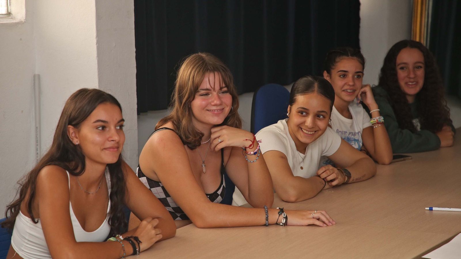 Ana, Edurne, Imane, Paula y Dina, participantes en el proyecto.