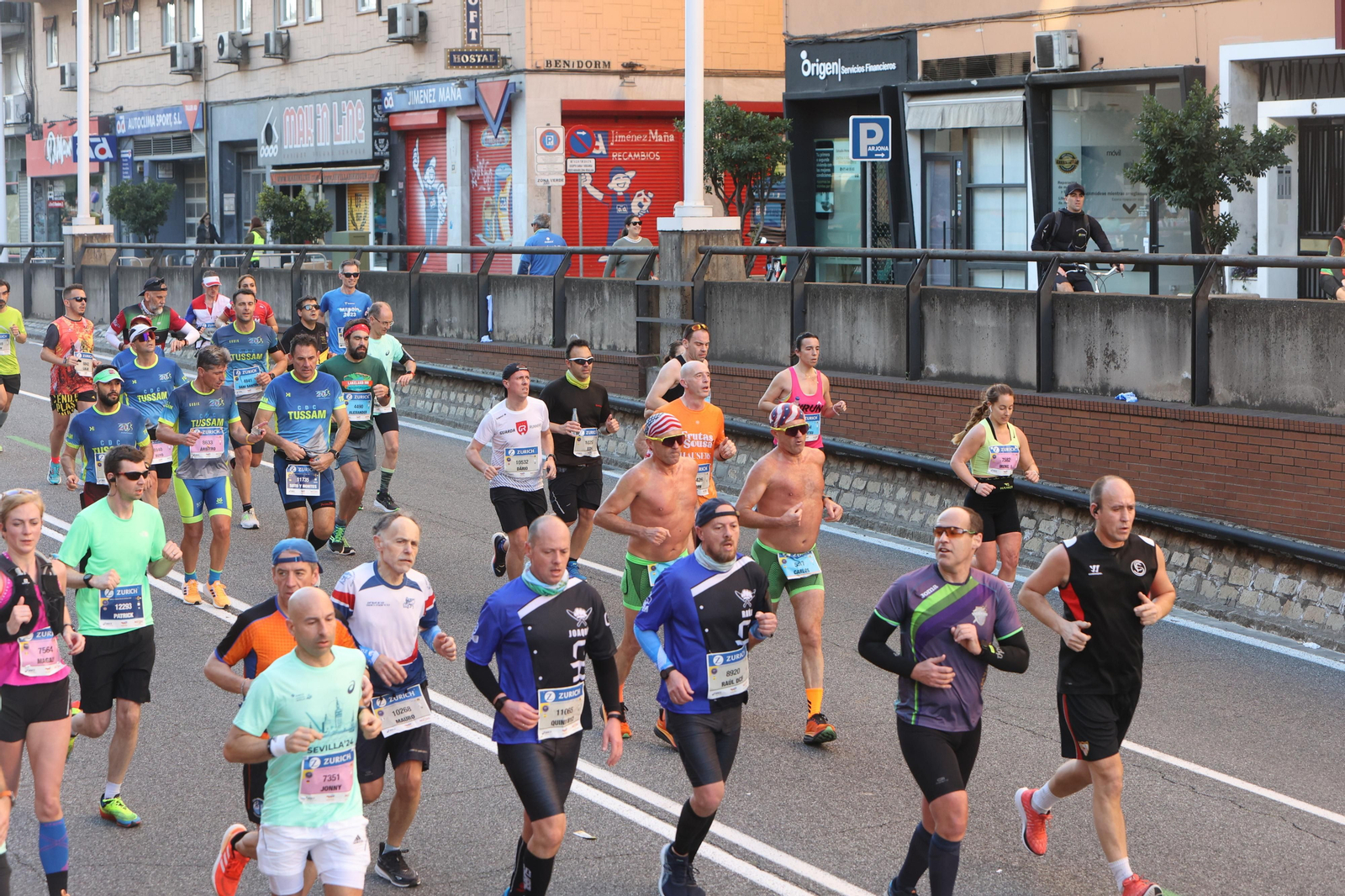 Búscate en la Zurich maratón de Sevilla