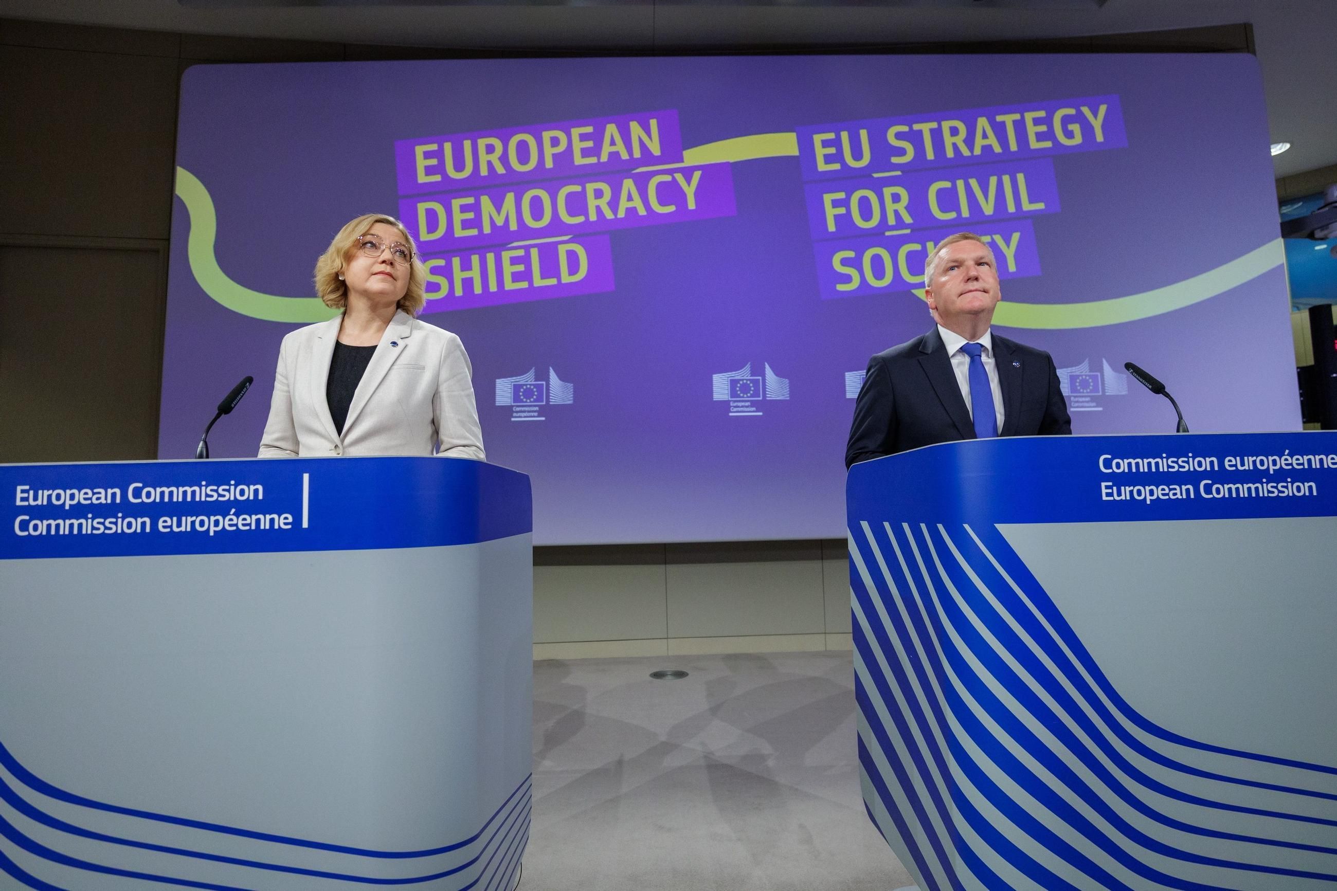 La Comisión Europea propone crear un organismo europeo de inteligencia para combatir la desinformación