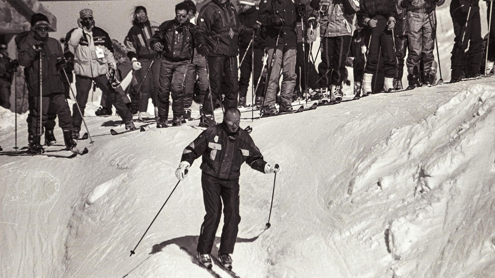 El rey Don Juan Carlos acudió a la inauguración. Al fondo se ve a la reina Sofía