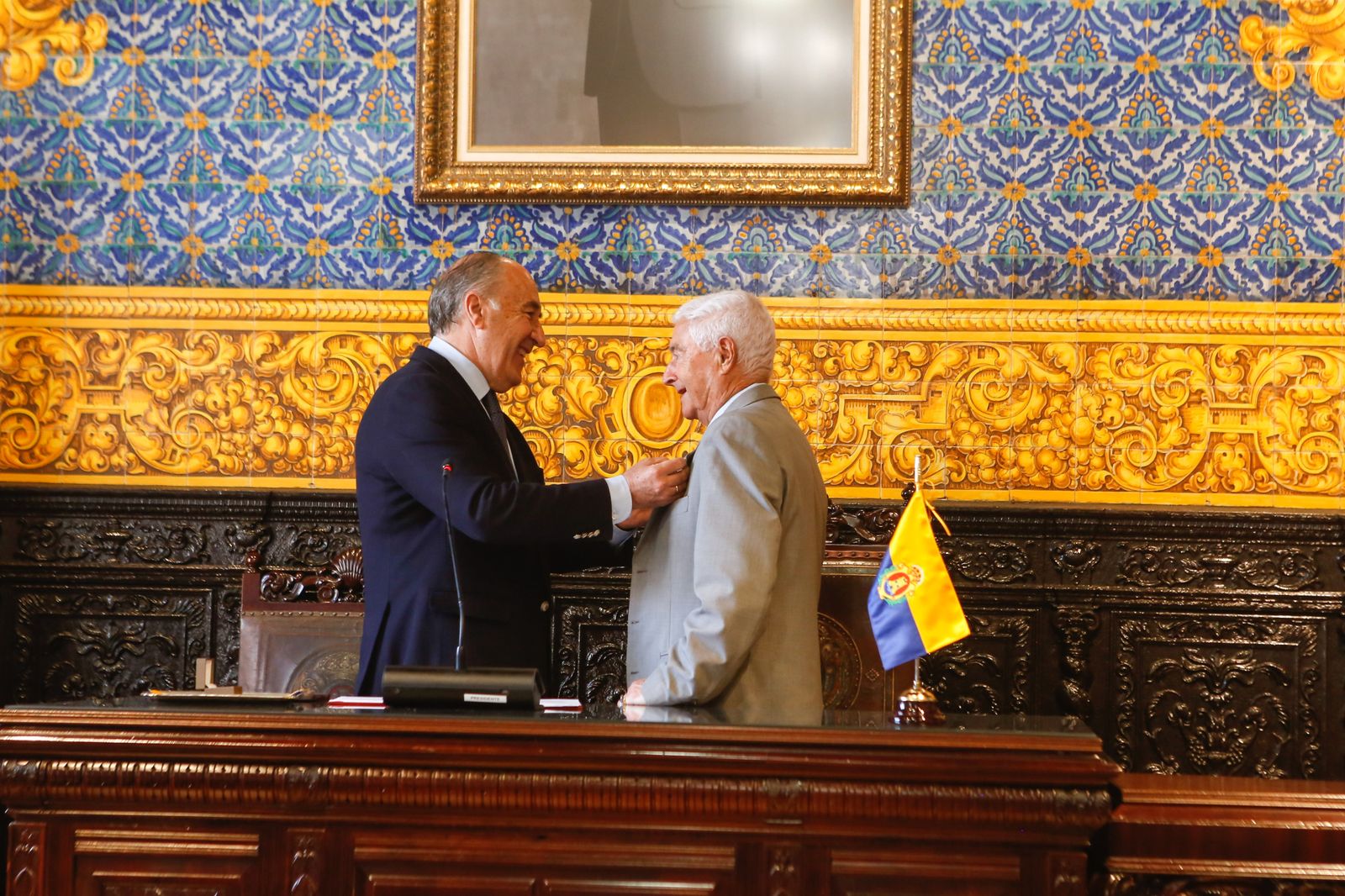 Fotos de la entrega de la insignia de Algeciras a Francisco Carrascal de Reyes Magos 98