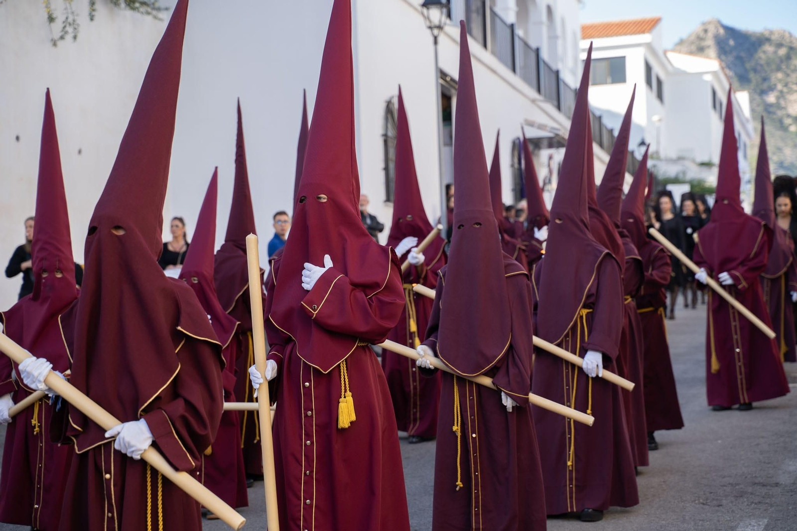 El Yacente y el Cristo de la Redención el Viernes Santo en Benalmádena, en fotos