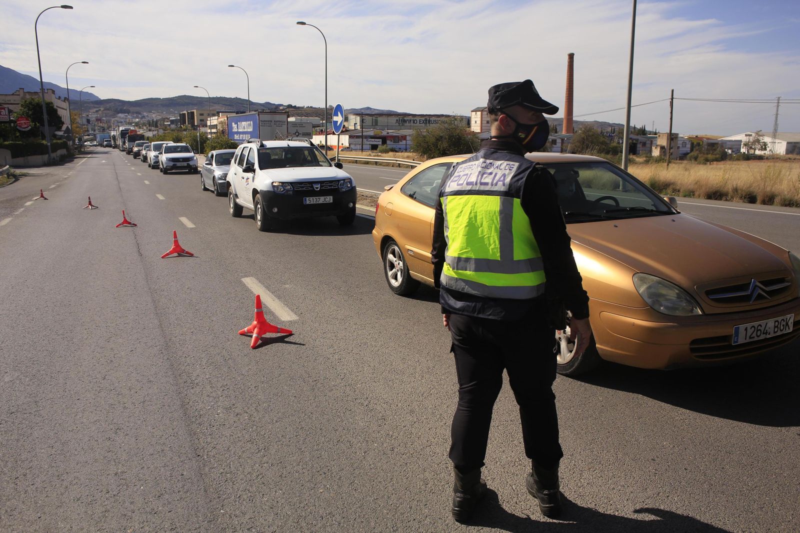 Así vive la comarca de Antequera su primer día de confinamiento perimetral, en fotos