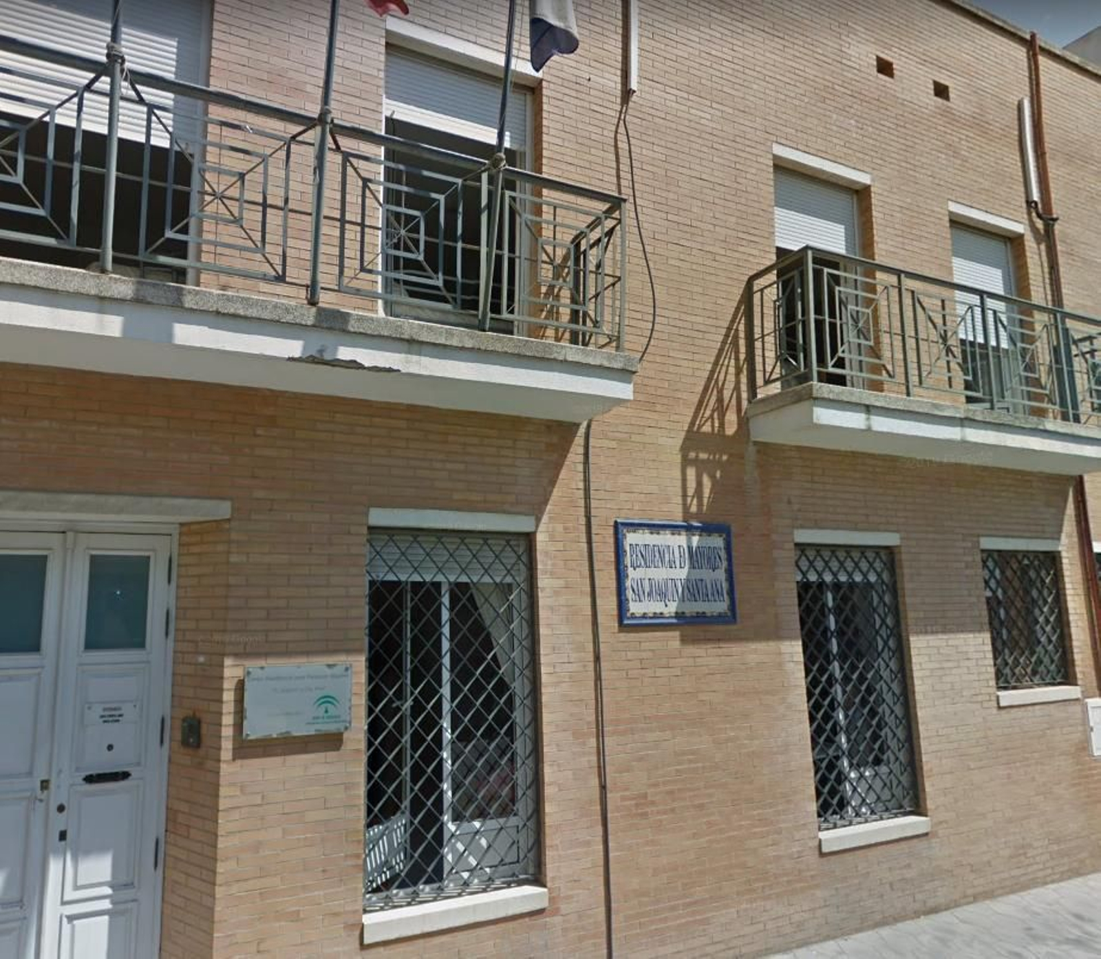 La residencia San Joaquín y Santa Ana de San Juan del Puerto.