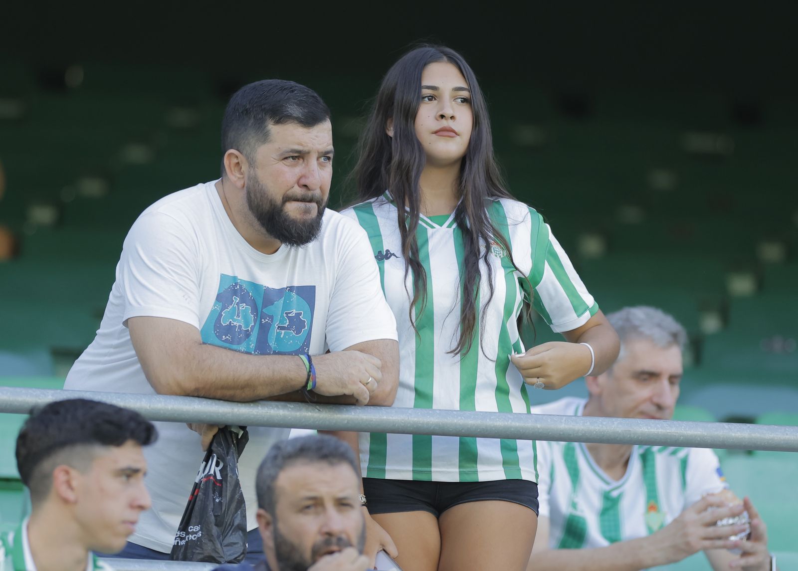 Búscate en la fotos del Betis-Sparta