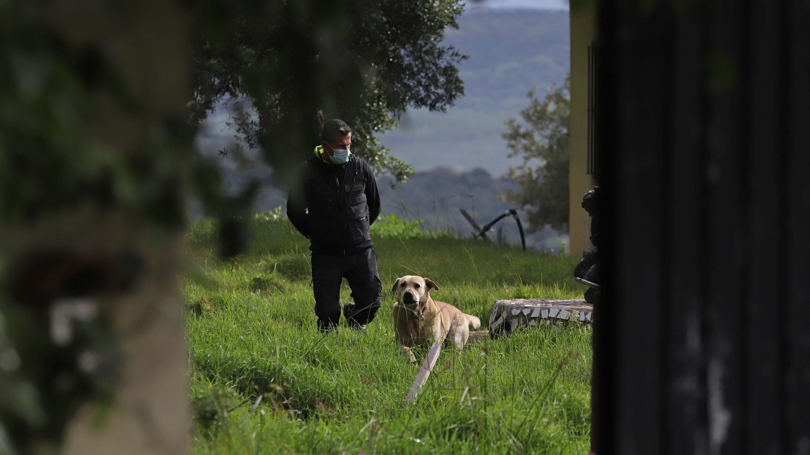 Fotos de los registros de la Guardia Civil en Benharás