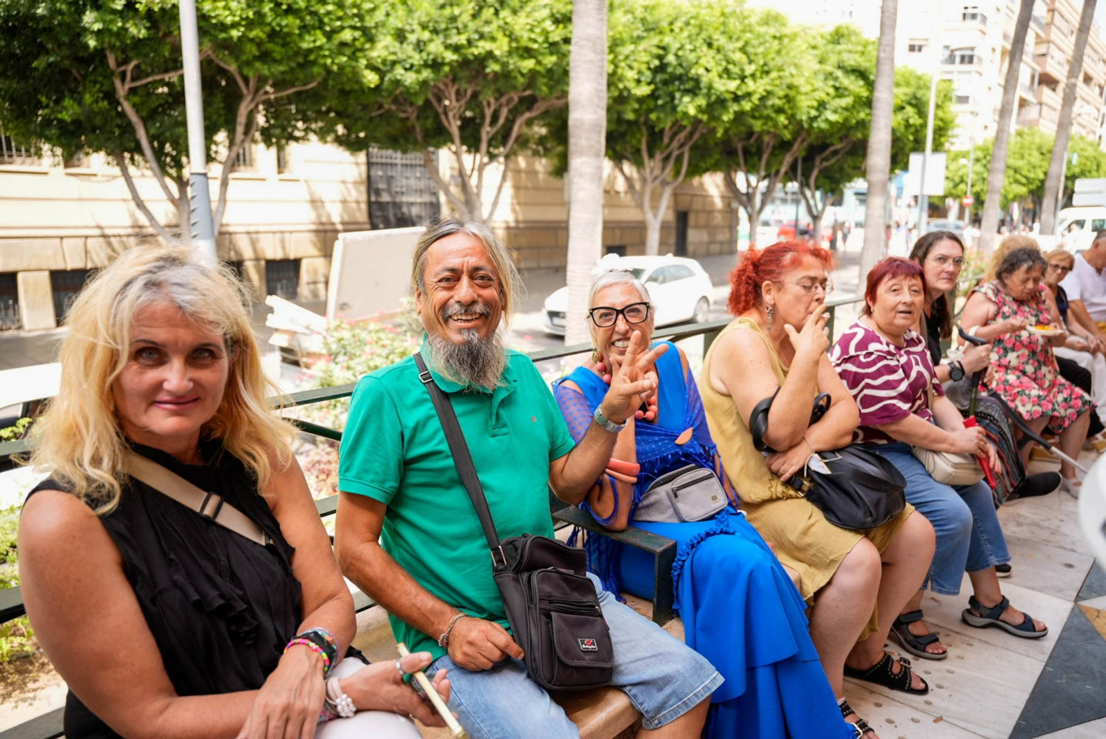 Los almerienses disfrutan del miércoles en la feria de día