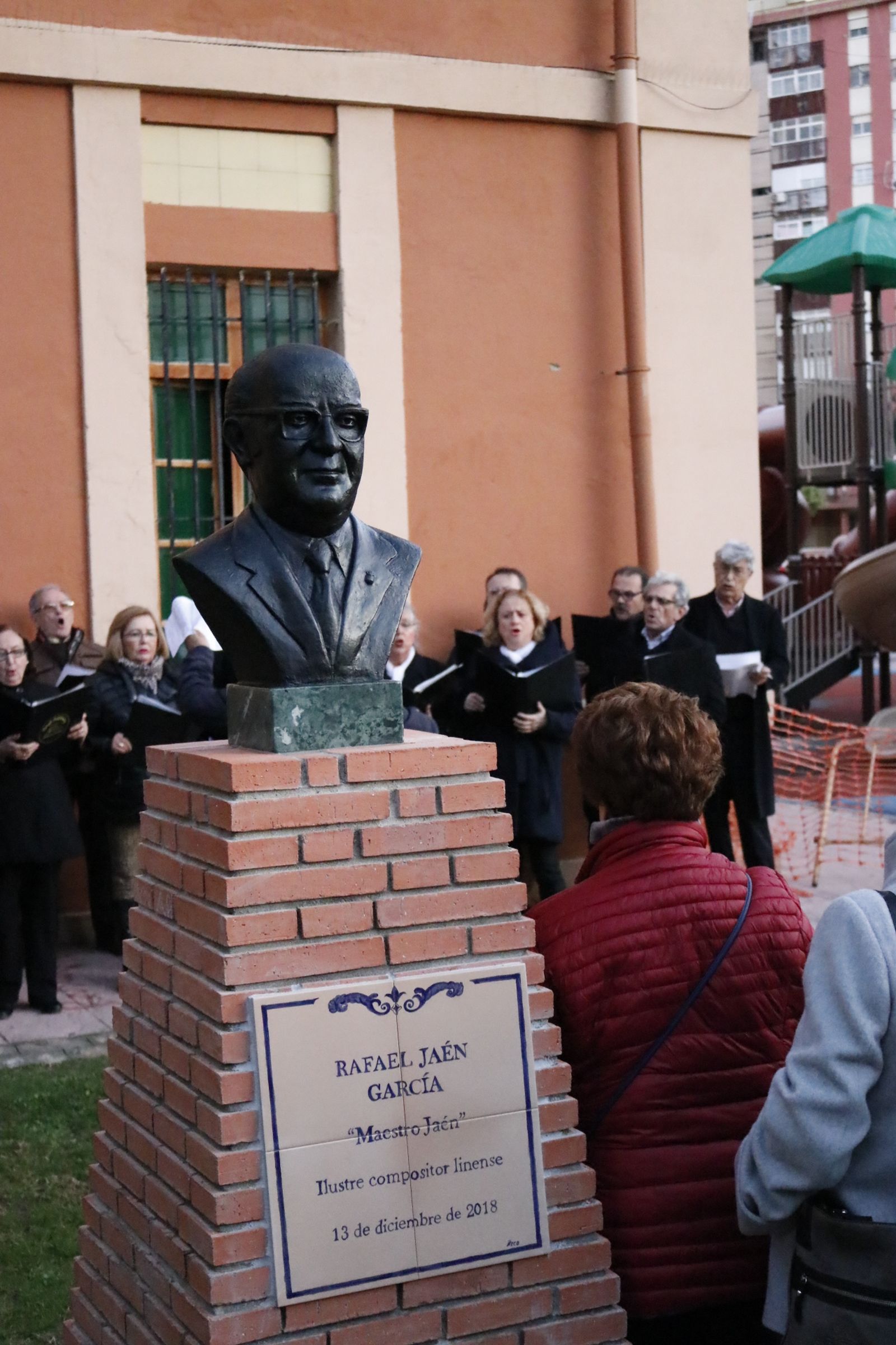 Descubrimiento del busto del Maestro Jaén