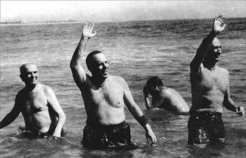 Vivir en la playa donde se bañó Fraga en Palomares