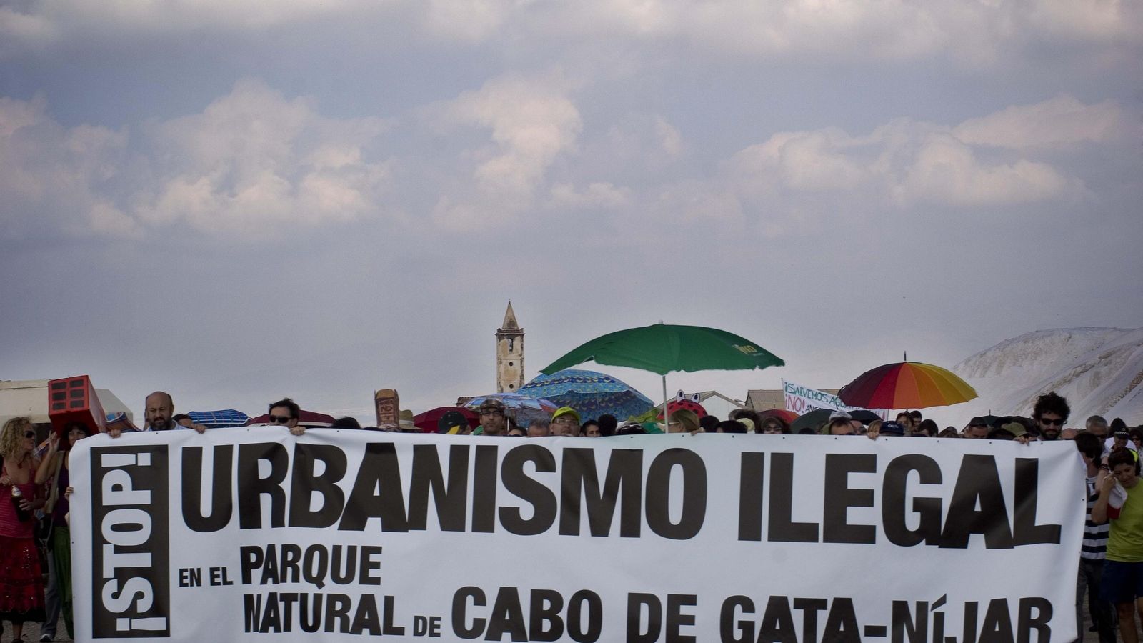 Una de las manifestaciones de los colegios ecologistas contra la promoción prevista en La Fabriquilla