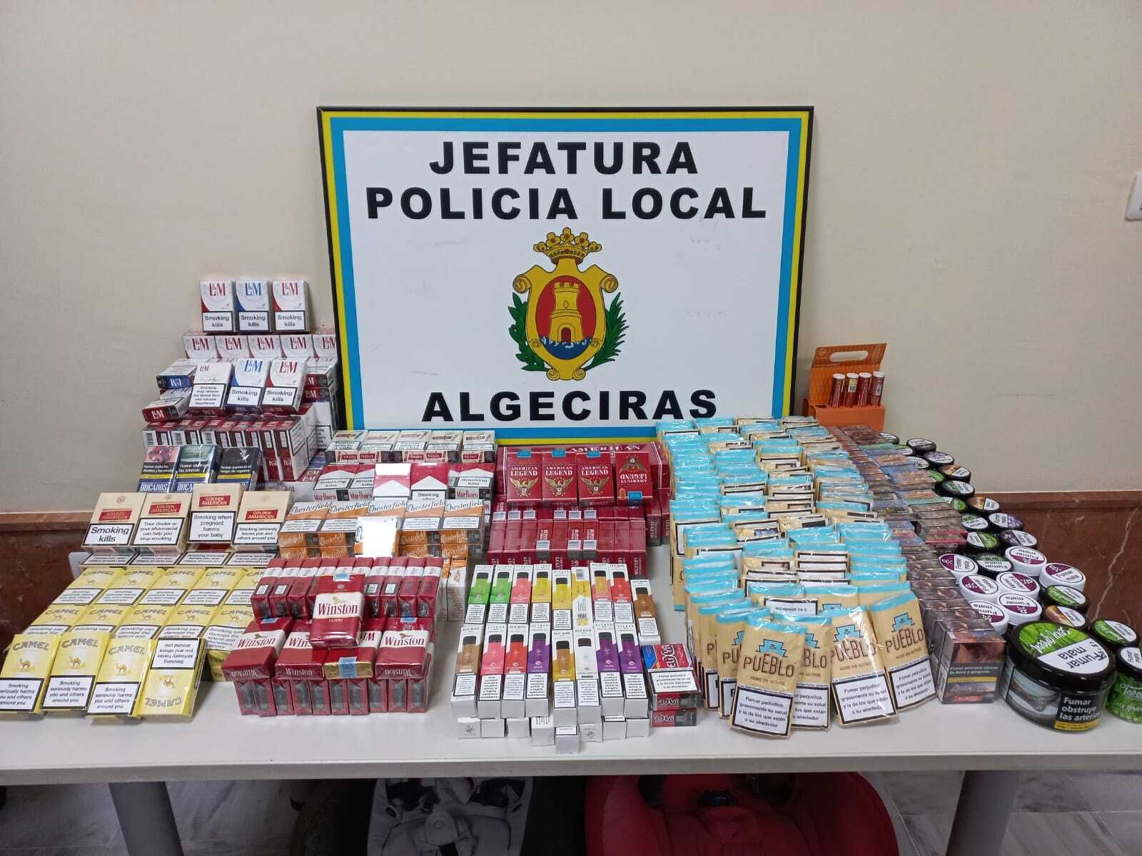 El material intervenido por la Policía Local de Algeciras.