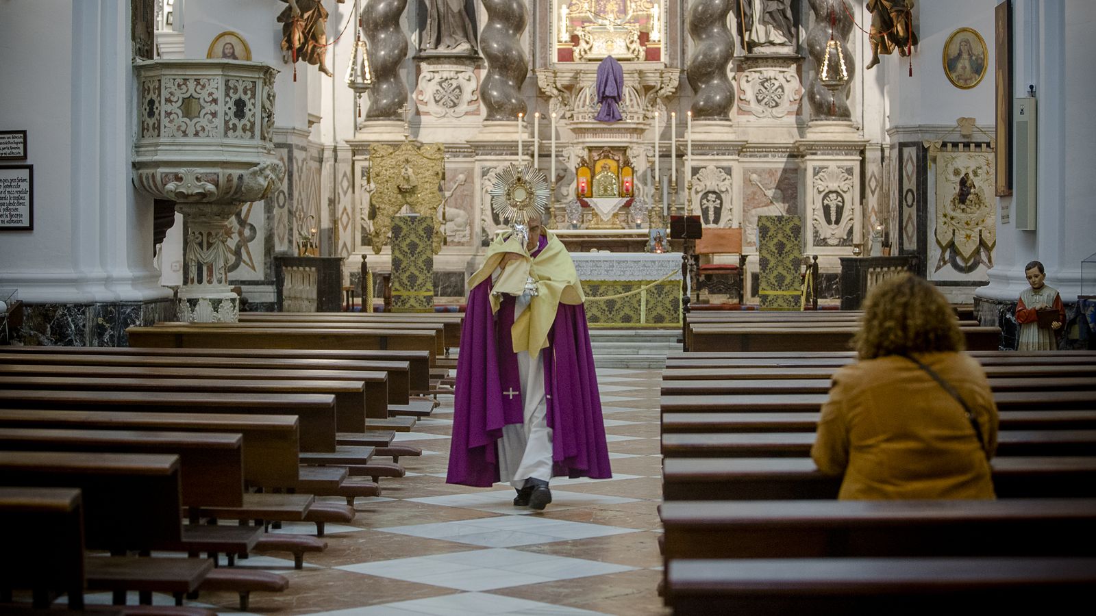 La hermandad de Cigarreras celebró la estación de penitencia  retransmitiendo a través de sus redes sociales