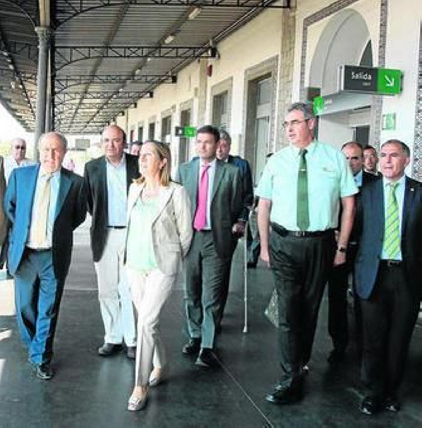 Imagen de la visita de la ministra Ana Pastor a las obras del AVE.