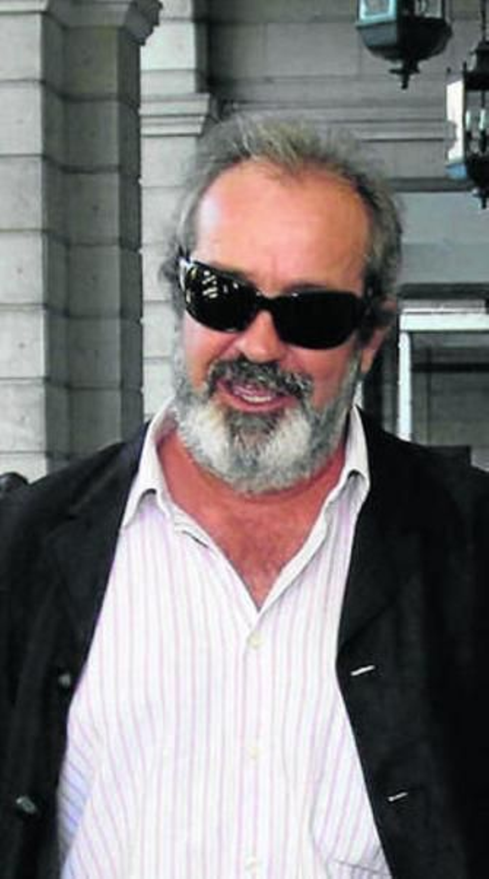 El conseguidor Juan Lanzas.