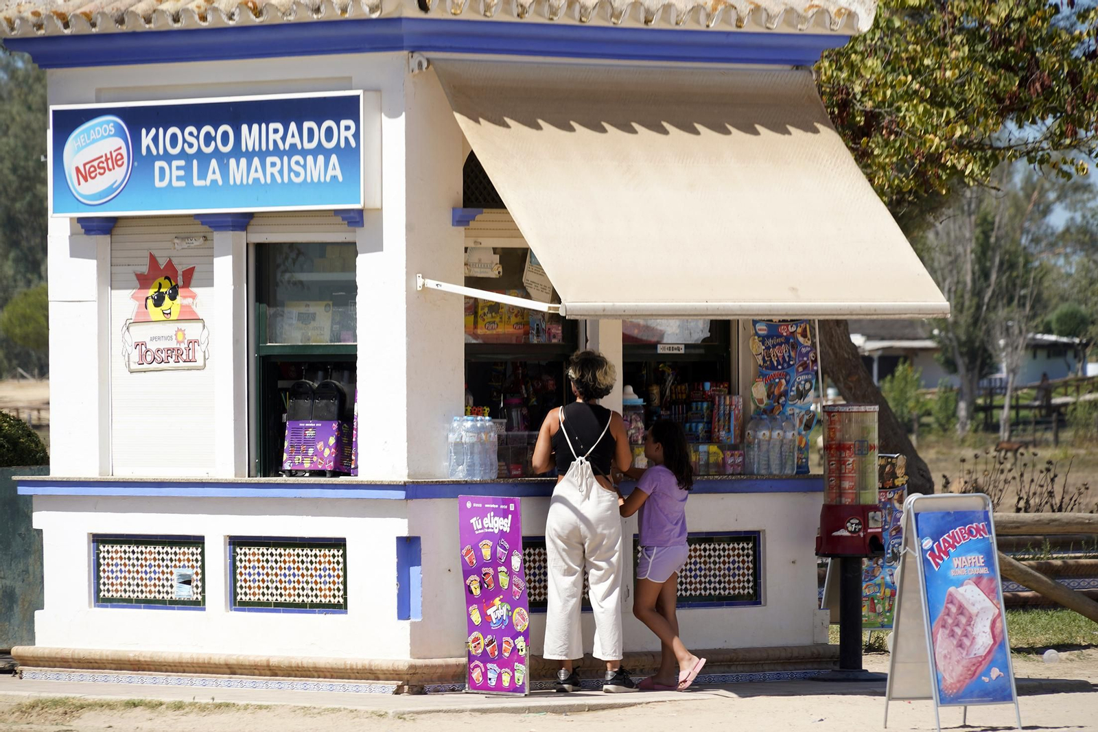 Imágenes del ambiente en la aldea durante el domingo de Rocío Chico