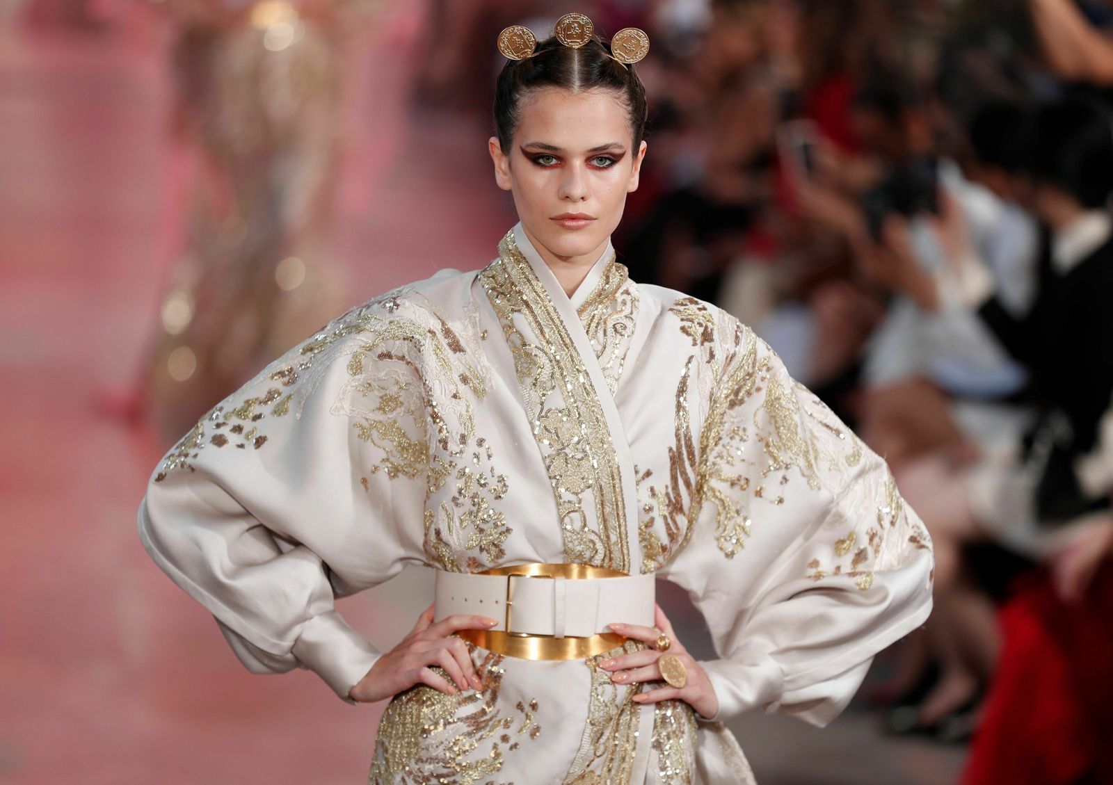 Inspiración asiática en la colección Otoño Invierno 2019-2020 de Elie Saab Alta Costura