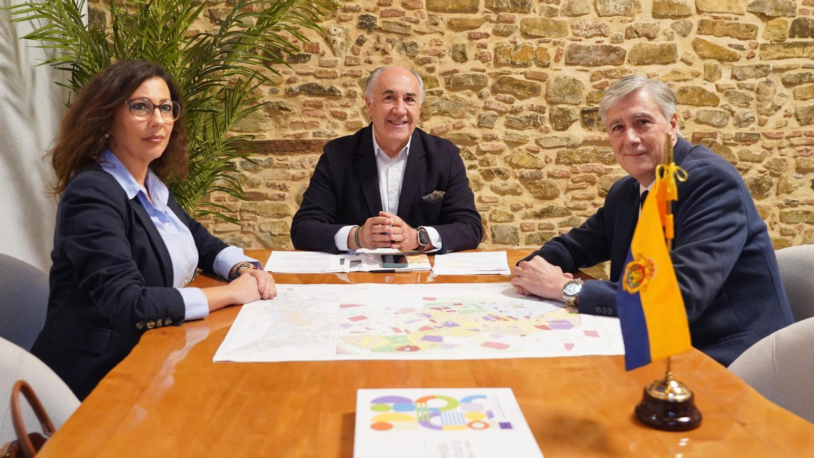 Recepción municipal a Noelia Ortega, nueva directora del Centro Penitenciario de Botafuegos.