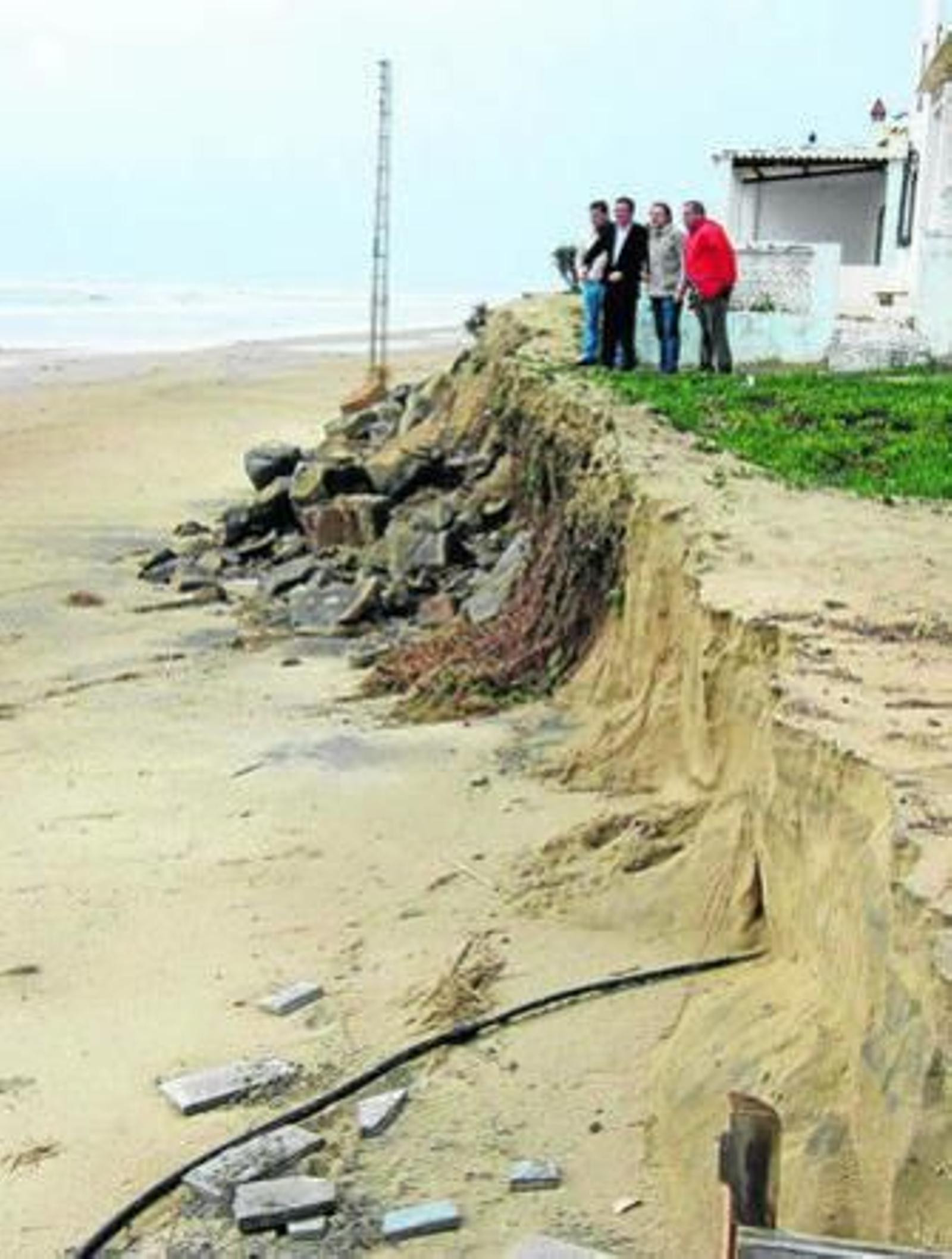 Imágenes de las inundaciones tomadas a las cinco de la madrugada del miércoles en el Muelle, la Dársena de la Ribera y Canela, en Ayamonte.