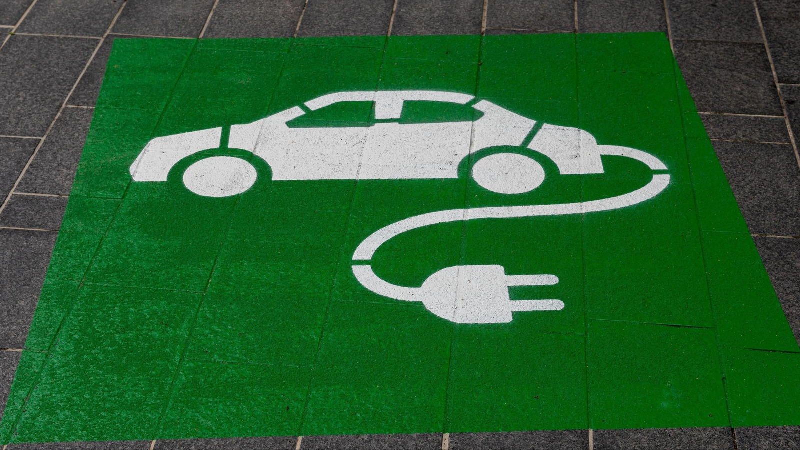 España ante el reto de la electrificación: avances discretos y desafíos persistentes