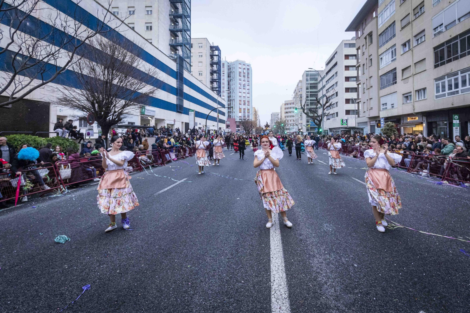 La Cabalgata Magna del Carnaval de Cádiz 2024, en imágenes