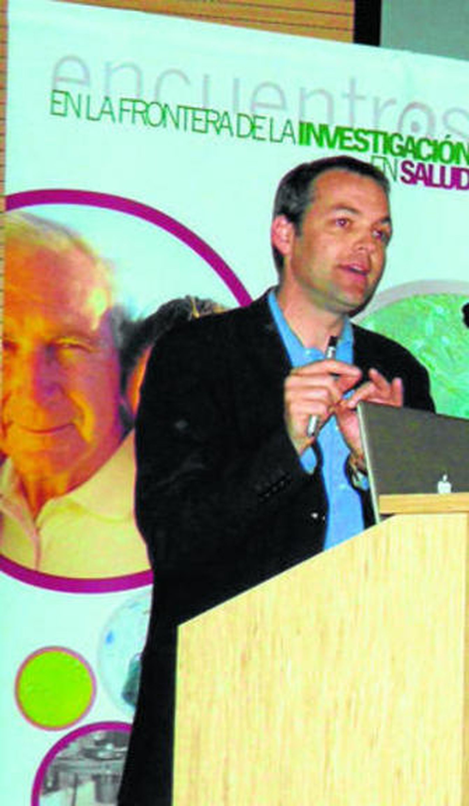 El doctor Philip Horner, ayer en el IBIS, en el complejo Virgen del Rocío.