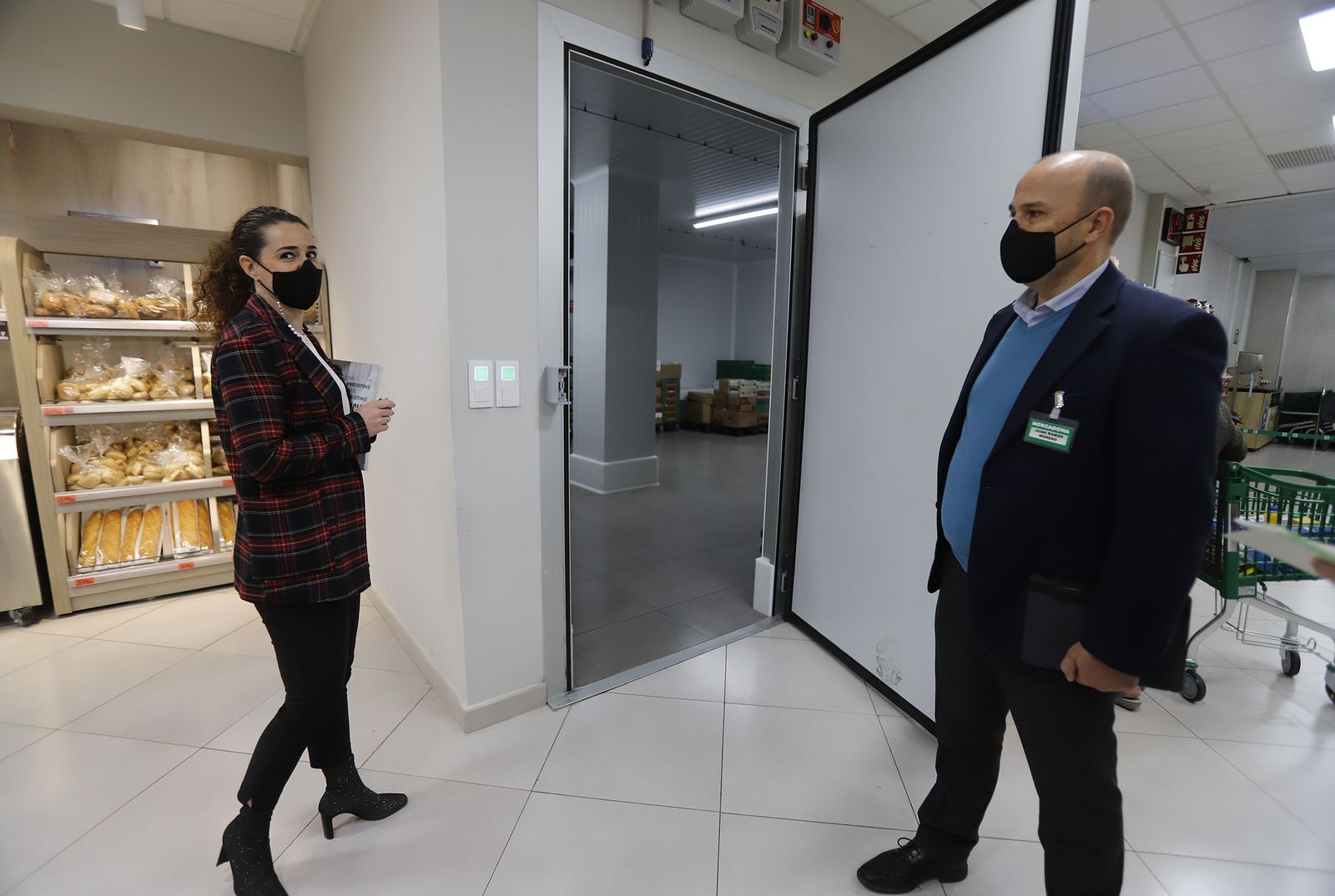 Imágenes de las mejoras del Mercadona de La Palma del Condado para el ahorro energético