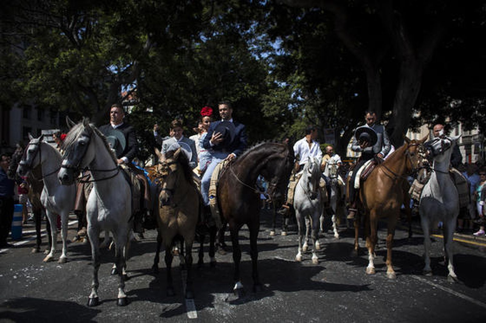 Miles de personas disfrutan de la romería de la Victoria